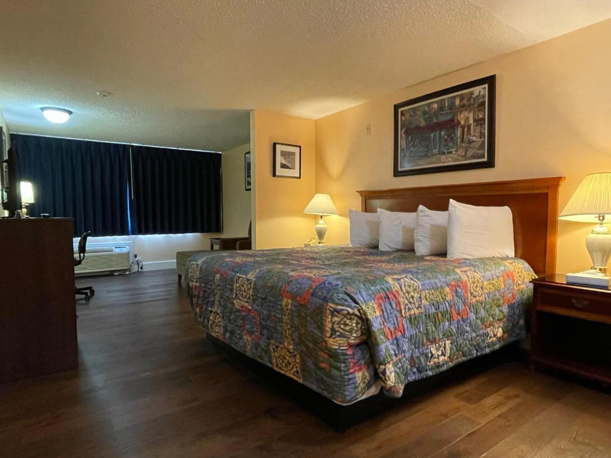 Hotel Marina / Seatac