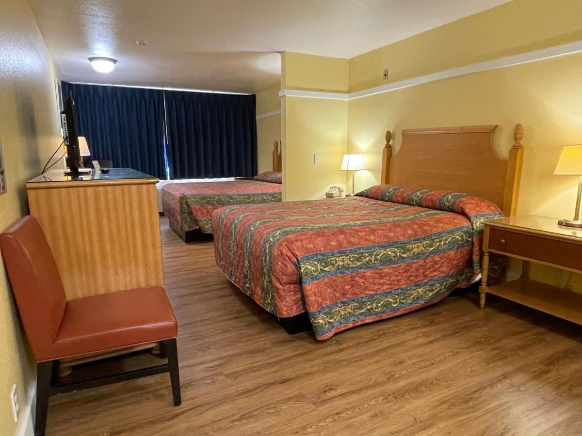 Marina / Seatac Hotel 2*